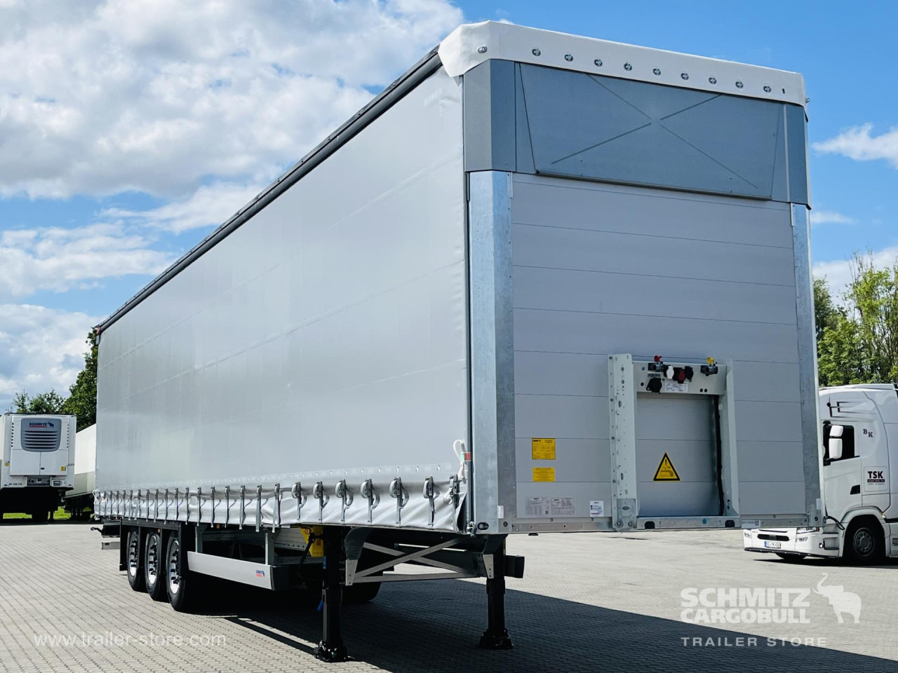 SCHMITZ Auflieger Curtainsider Mega - 커튼사이더 세미 트레일러 : 사진 1 SCHMITZ Auflieger Curtainsider Mega - 커튼사이더 세미 트레일러 : 사진 1