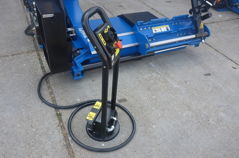 T600C2 truck tyrechanger 26 Inch2 mounting speeds - very compact - power 3kW+2.2kW - 작업장 장비 : 사진 5 T600C2 truck tyrechanger 26 Inch2 mounting speeds - very compact - power 3kW+2.2kW - 작업장 장비 : 사진 5