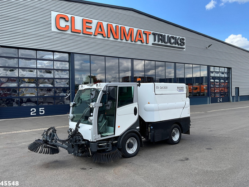 Bucher Citycat 2020 with 3-rd brush - 거리 청소 차량 : 사진 3 Bucher Citycat 2020 with 3-rd brush - 거리 청소 차량 : 사진 3