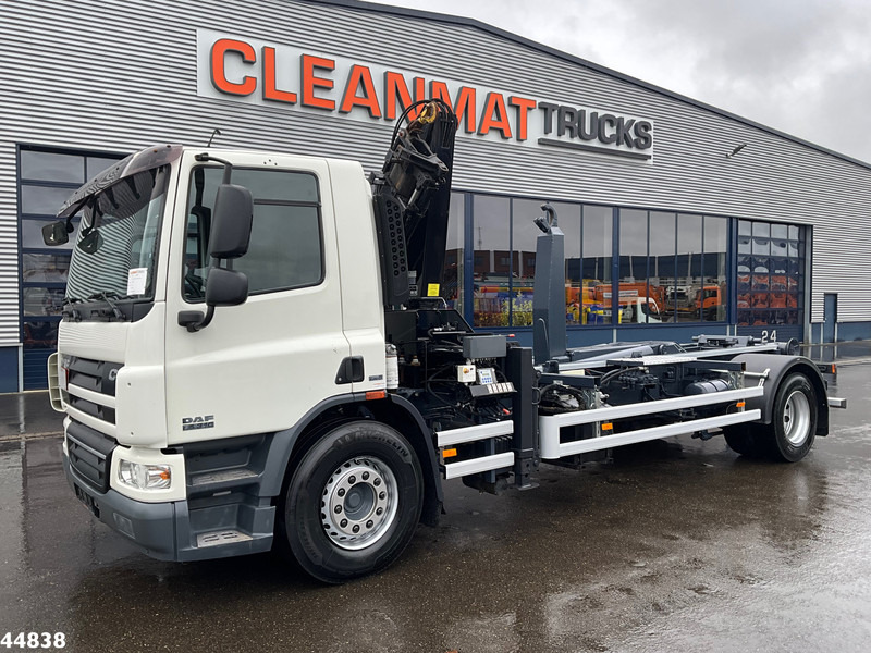 DAF FA 75 CF 250 MKG 14 Tonmeter laadkraan - 후크 리프트 트럭, 크레인 트럭 : 사진 2 DAF FA 75 CF 250 MKG 14 Tonmeter laadkraan - 후크 리프트 트럭, 크레인 트럭 : 사진 2