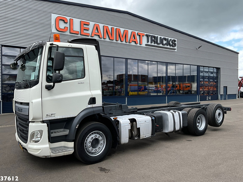DAF FAN CF 330 Euro 6 Chassis cabine met kraanponton! Just 102.023 km! - 캡 새시 트럭 : 사진 2 DAF FAN CF 330 Euro 6 Chassis cabine met kraanponton! Just 102.023 km! - 캡 새시 트럭 : 사진 2