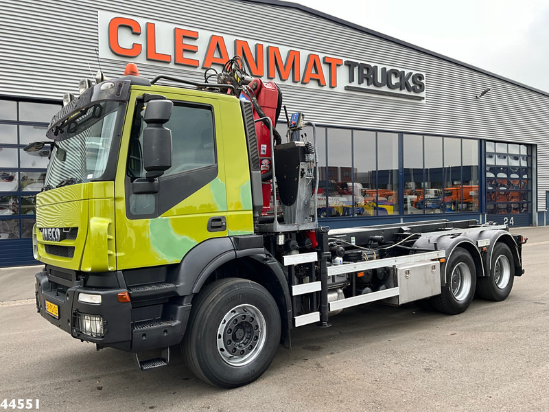 Iveco AD260T41 6x4 HMF 16 Tonmeter Z-kraan - 케이블 시스템 트럭, 크레인 트럭 : 사진 2 Iveco AD260T41 6x4 HMF 16 Tonmeter Z-kraan - 케이블 시스템 트럭, 크레인 트럭 : 사진 2