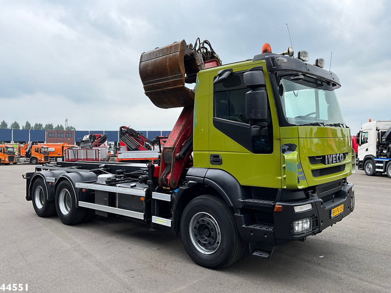 Iveco AD260T41 6x4 HMF 16 Tonmeter Z-kraan - 케이블 시스템 트럭, 크레인 트럭 : 사진 3 Iveco AD260T41 6x4 HMF 16 Tonmeter Z-kraan - 케이블 시스템 트럭, 크레인 트럭 : 사진 3