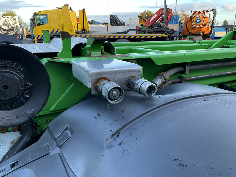 MAN TGA 41.440 8x4 Full Steel AJK 26 Ton haakarmsysteem + Laadplateau met Hiab 28 Tonmeter laadkraan - 후크 리프트 트럭 : 사진 3 MAN TGA 41.440 8x4 Full Steel AJK 26 Ton haakarmsysteem + Laadplateau met Hiab 28 Tonmeter laadkraan - 후크 리프트 트럭 : 사진 3