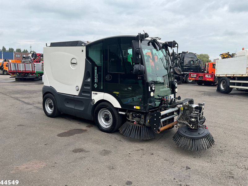 Mathieu MC 210 Azura Flex Euro 6 with 3-rd brush - 거리 청소 차량 : 사진 4 Mathieu MC 210 Azura Flex Euro 6 with 3-rd brush - 거리 청소 차량 : 사진 4