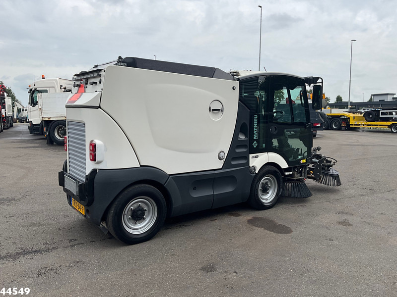 Mathieu MC 210 Azura Flex Euro 6 with 3-rd brush - 거리 청소 차량 : 사진 5 Mathieu MC 210 Azura Flex Euro 6 with 3-rd brush - 거리 청소 차량 : 사진 5