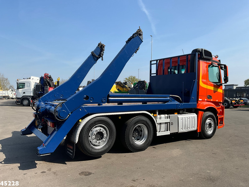 Mercedes-Benz Antos 2542 6x2 Euro 6 Hyva 18 portaalarmsysteem - 스킵 로더 트럭 : 사진 5 Mercedes-Benz Antos 2542 6x2 Euro 6 Hyva 18 portaalarmsysteem - 스킵 로더 트럭 : 사진 5