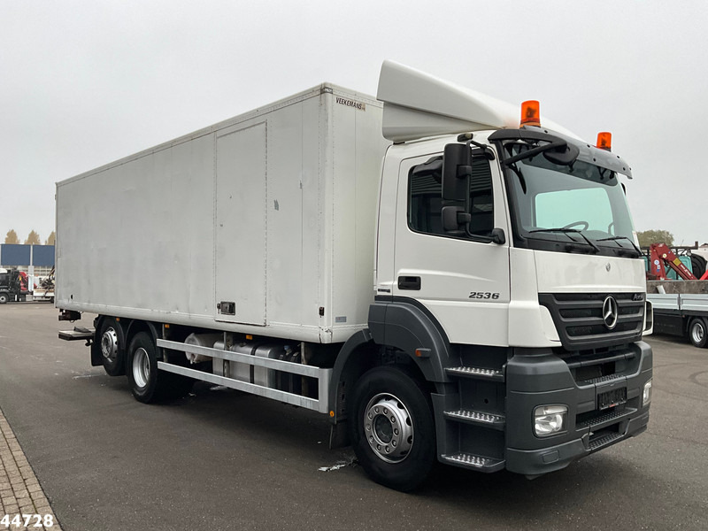 Mercedes-Benz Axor 2636 6x2 Dhollandia laadklep Just 265.901 km! - 박스 트럭 : 사진 4 Mercedes-Benz Axor 2636 6x2 Dhollandia laadklep Just 265.901 km! - 박스 트럭 : 사진 4