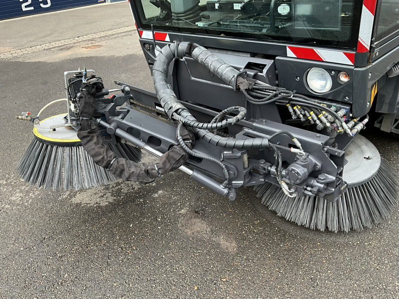 Schmidt Cleango Compact 500 Euro 6 with 3-rd brush Just 4.260 km! - 거리 청소 차량 : 사진 5 Schmidt Cleango Compact 500 Euro 6 with 3-rd brush Just 4.260 km! - 거리 청소 차량 : 사진 5