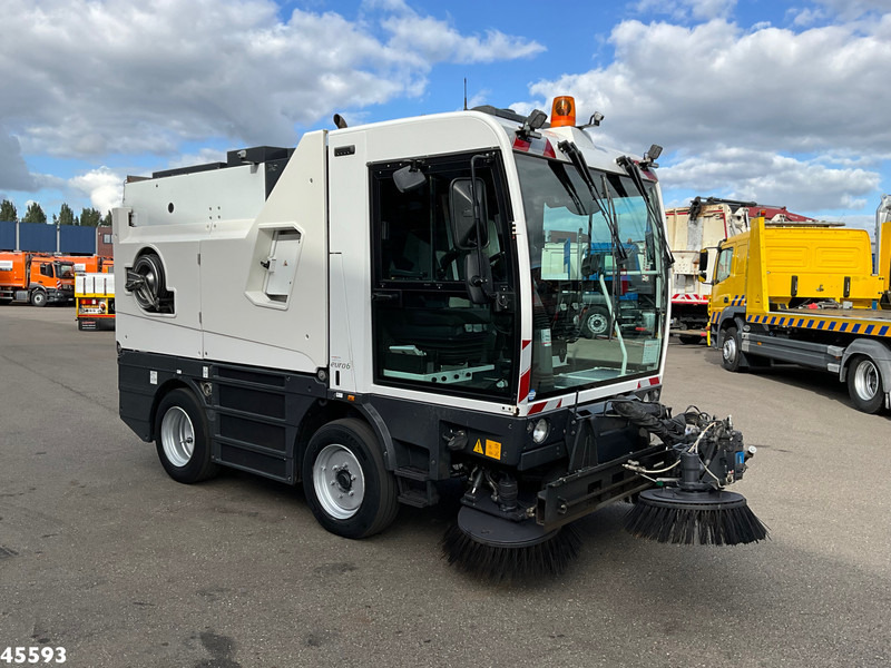 Schmidt Compact 400 Euro 6 with 3-rd brush - 거리 청소 차량 : 사진 5 Schmidt Compact 400 Euro 6 with 3-rd brush - 거리 청소 차량 : 사진 5