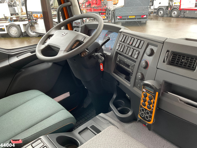 Interior photo 1: 스킵 로더 트럭 Volvo FE 320 Euro 6 VDL 14 Ton portaalarmsysteem