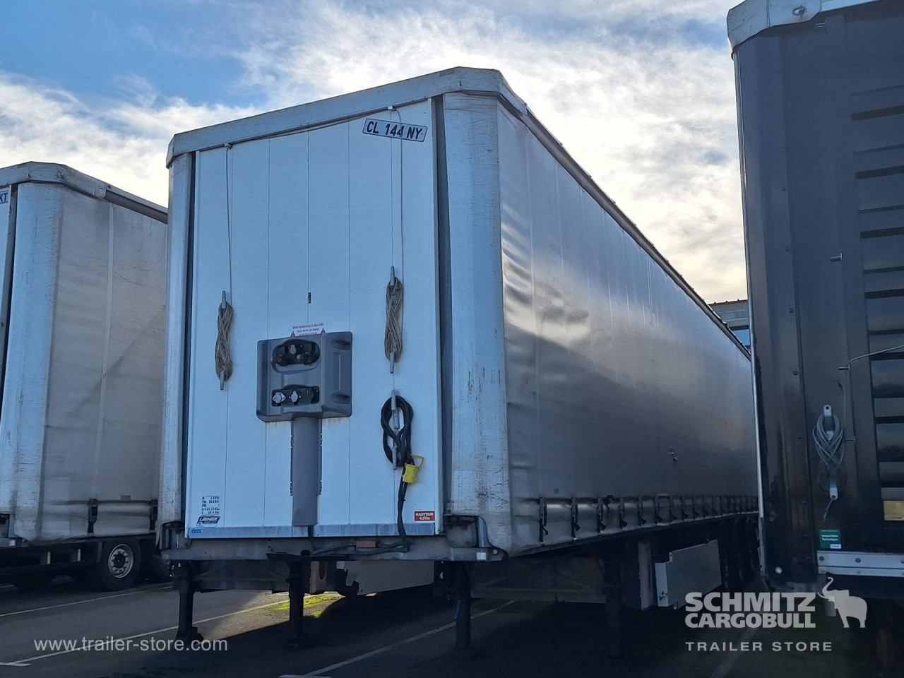 FRUEHAUF Curtainsider Standard Taillift - 커튼사이더 세미 트레일러 : 사진 5 FRUEHAUF Curtainsider Standard Taillift - 커튼사이더 세미 트레일러 : 사진 5