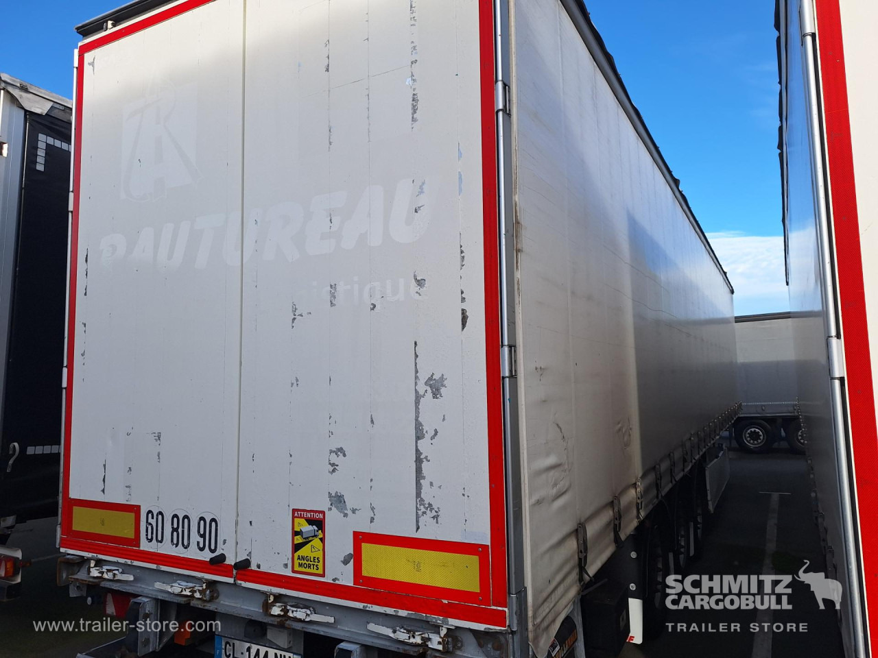FRUEHAUF Curtainsider Standard Taillift - 커튼사이더 세미 트레일러 : 사진 1 FRUEHAUF Curtainsider Standard Taillift - 커튼사이더 세미 트레일러 : 사진 1