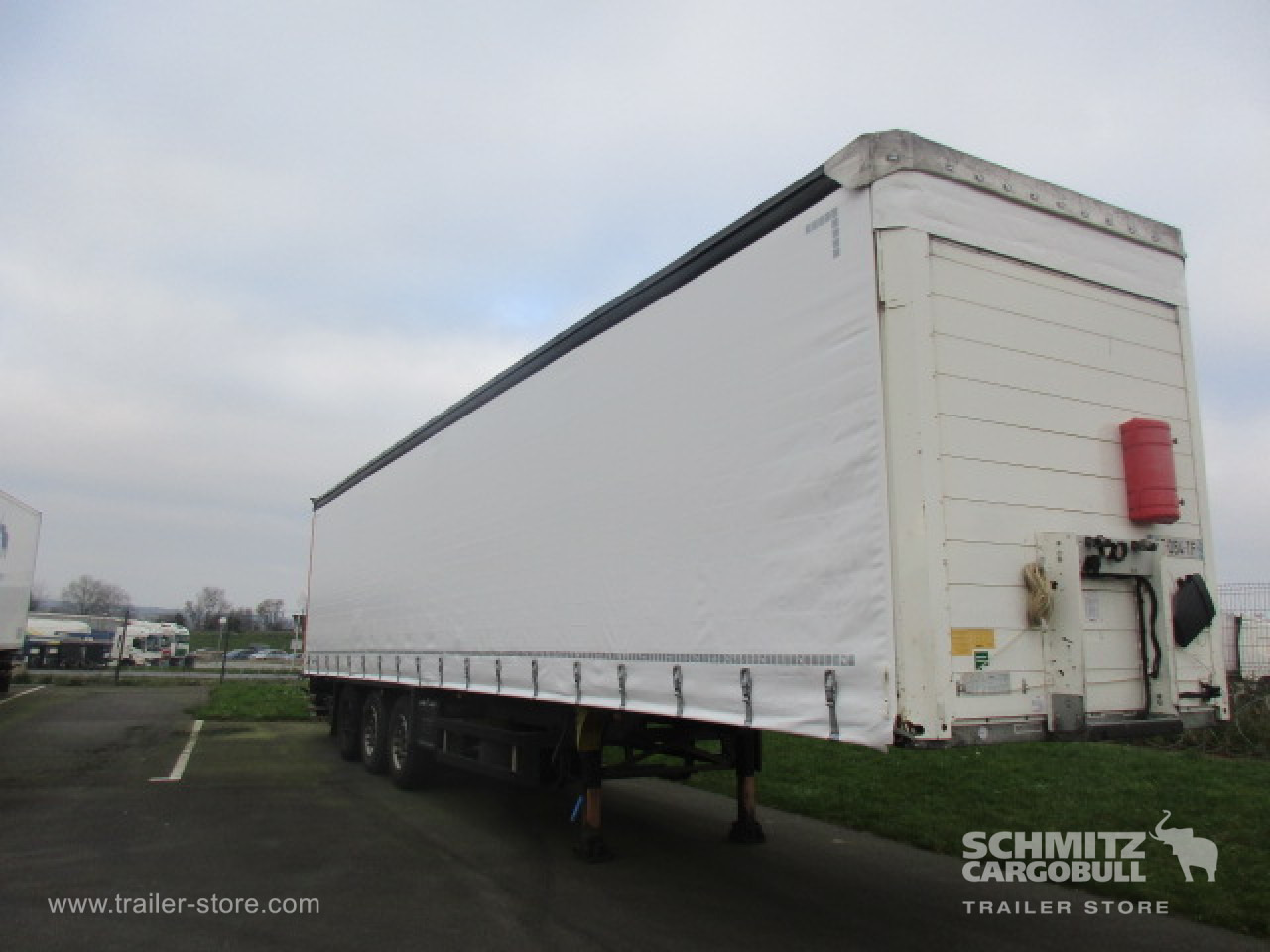 SCHMITZ Curtainsider Standard Taillift - 커튼사이더 세미 트레일러 : 사진 1 SCHMITZ Curtainsider Standard Taillift - 커튼사이더 세미 트레일러 : 사진 1