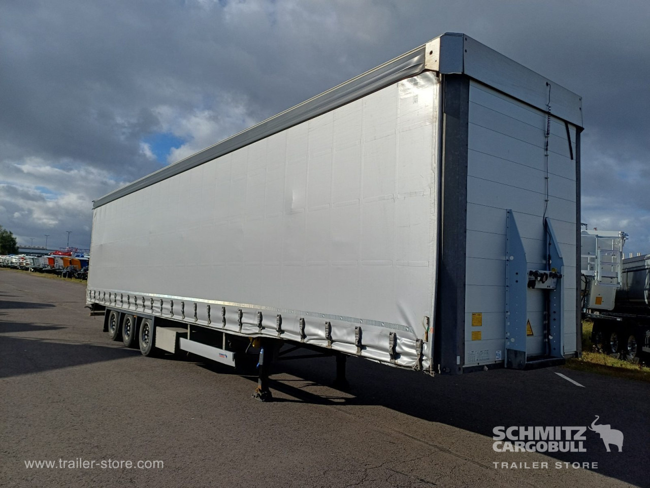 SCHMITZ Auflieger Curtainsider Mega - 커튼사이더 세미 트레일러 : 사진 1 SCHMITZ Auflieger Curtainsider Mega - 커튼사이더 세미 트레일러 : 사진 1