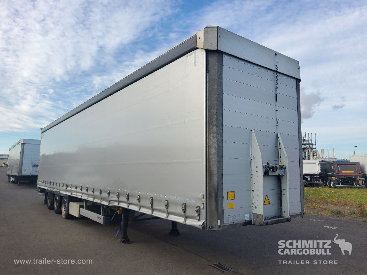 SCHMITZ Auflieger Curtainsider Mega - 커튼사이더 세미 트레일러 : 사진 1 SCHMITZ Auflieger Curtainsider Mega - 커튼사이더 세미 트레일러 : 사진 1