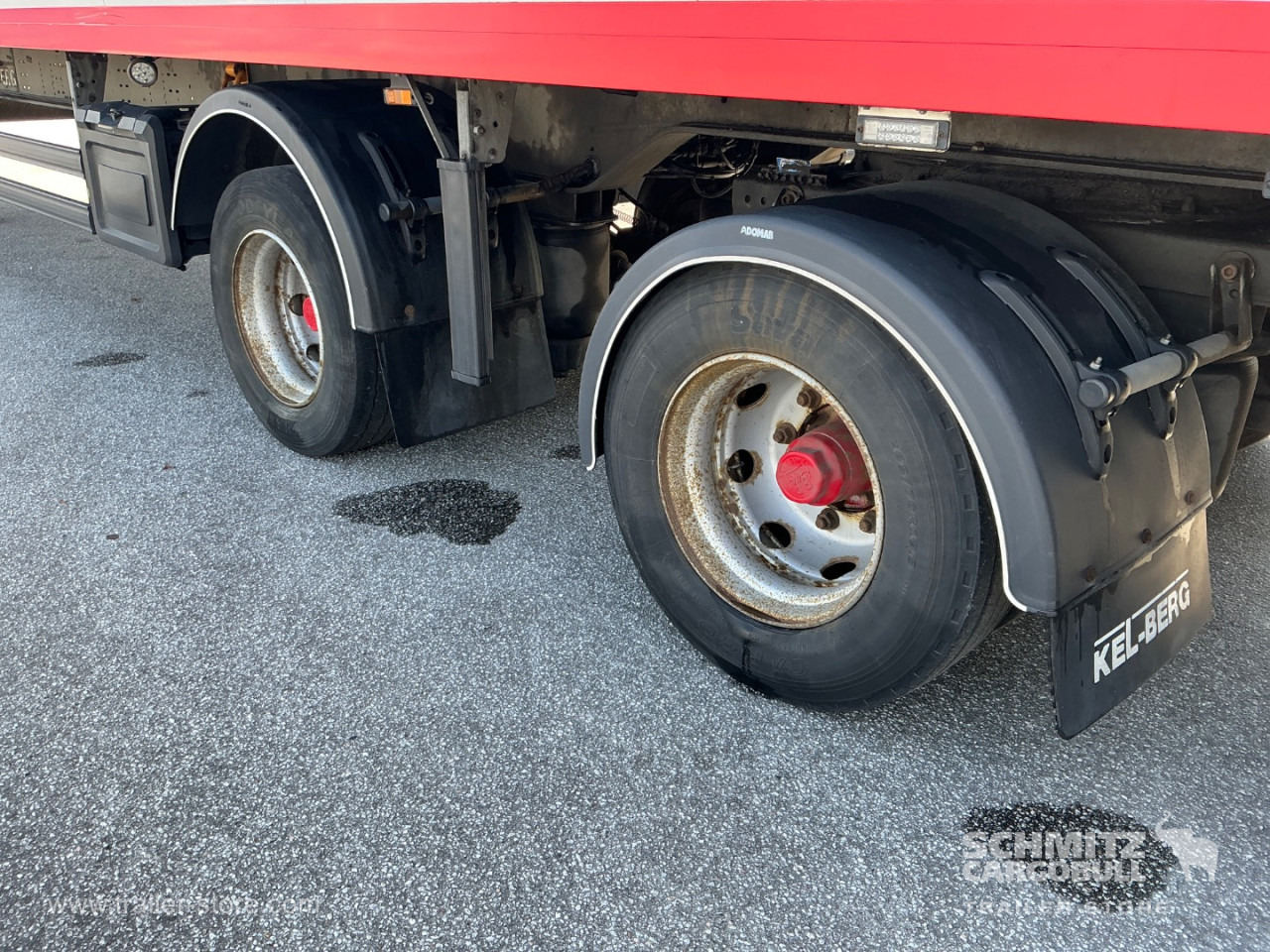 KEL-BERG Dryfreight Standard Taillift - 밀폐형 박스 세미 트레일러 : 사진 2 KEL-BERG Dryfreight Standard Taillift - 밀폐형 박스 세미 트레일러 : 사진 2