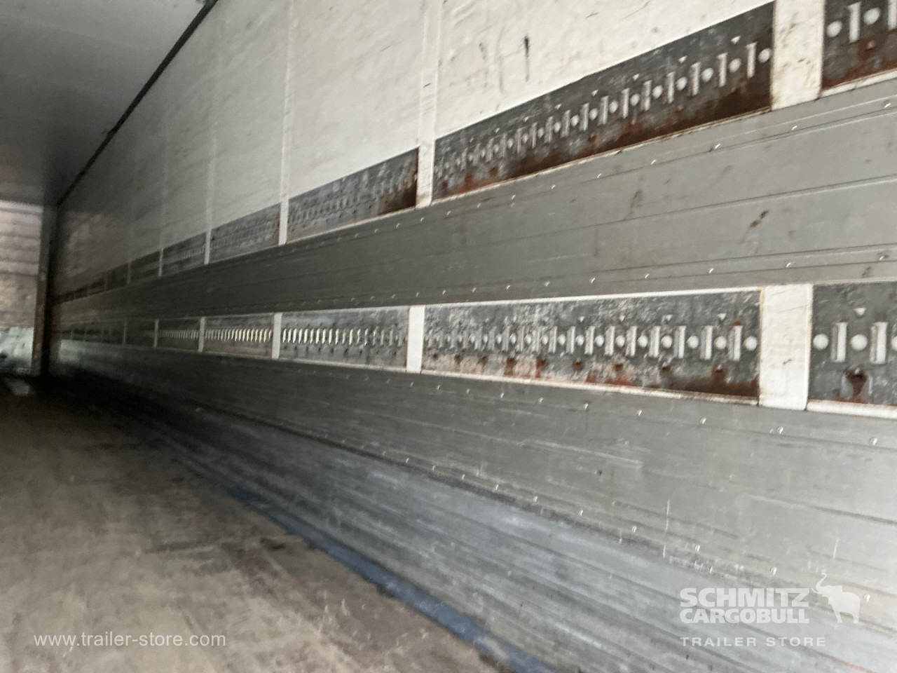 SCHMITZ Dryfreight Standard Taillift - 밀폐형 박스 세미 트레일러 : 사진 5 SCHMITZ Dryfreight Standard Taillift - 밀폐형 박스 세미 트레일러 : 사진 5
