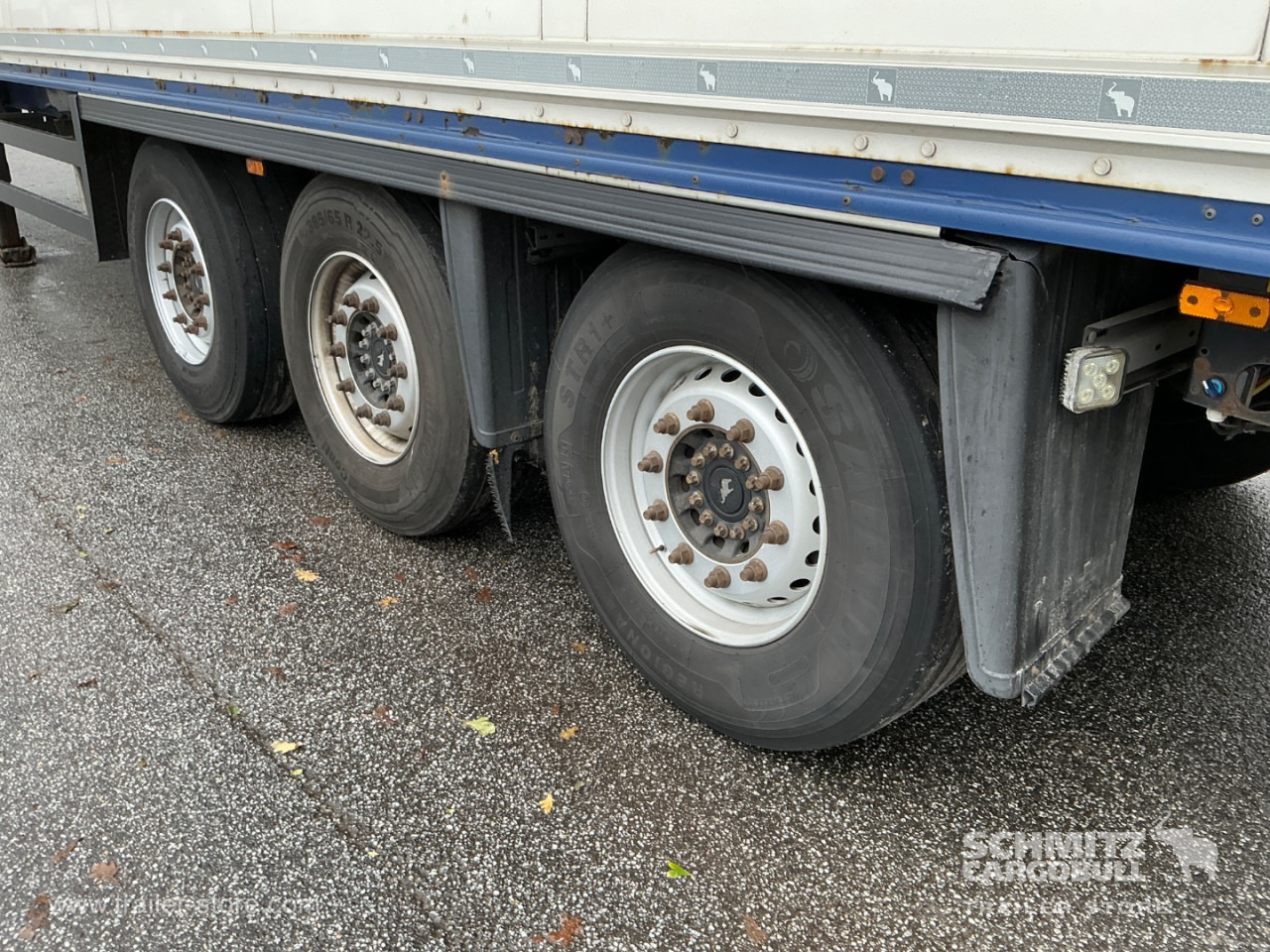 SCHMITZ Dryfreight Standard Taillift - 밀폐형 박스 세미 트레일러 : 사진 2 SCHMITZ Dryfreight Standard Taillift - 밀폐형 박스 세미 트레일러 : 사진 2