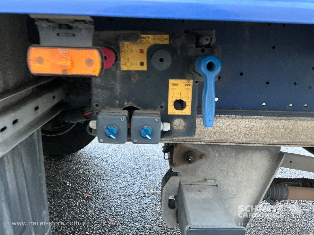 SCHMITZ Dryfreight Standard Taillift - 밀폐형 박스 세미 트레일러 : 사진 4 SCHMITZ Dryfreight Standard Taillift - 밀폐형 박스 세미 트레일러 : 사진 4