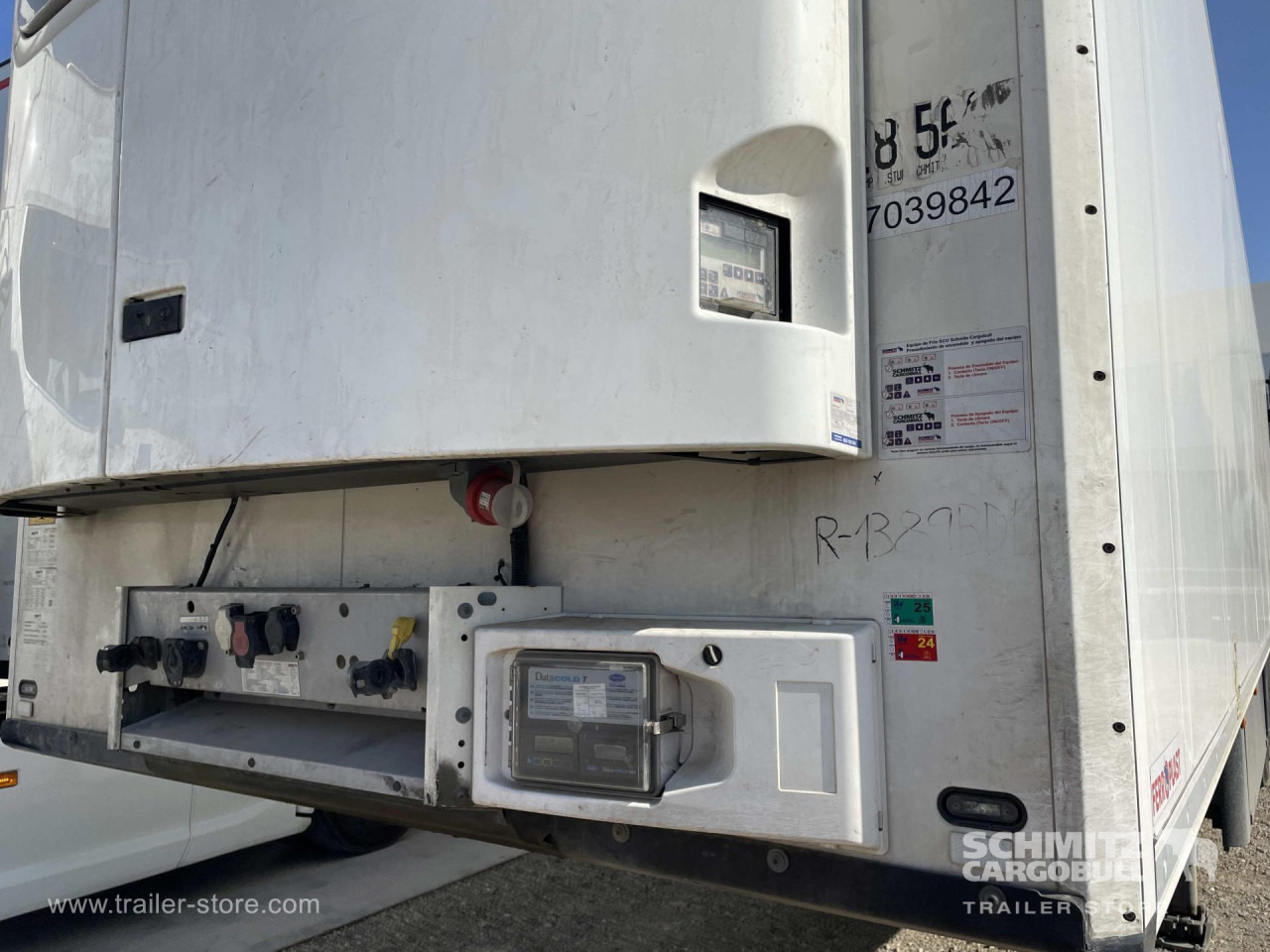 SCHMITZ Semiremolque Frigo Standard - 등온 세미 트레일러 : 사진 2 SCHMITZ Semiremolque Frigo Standard - 등온 세미 트레일러 : 사진 2