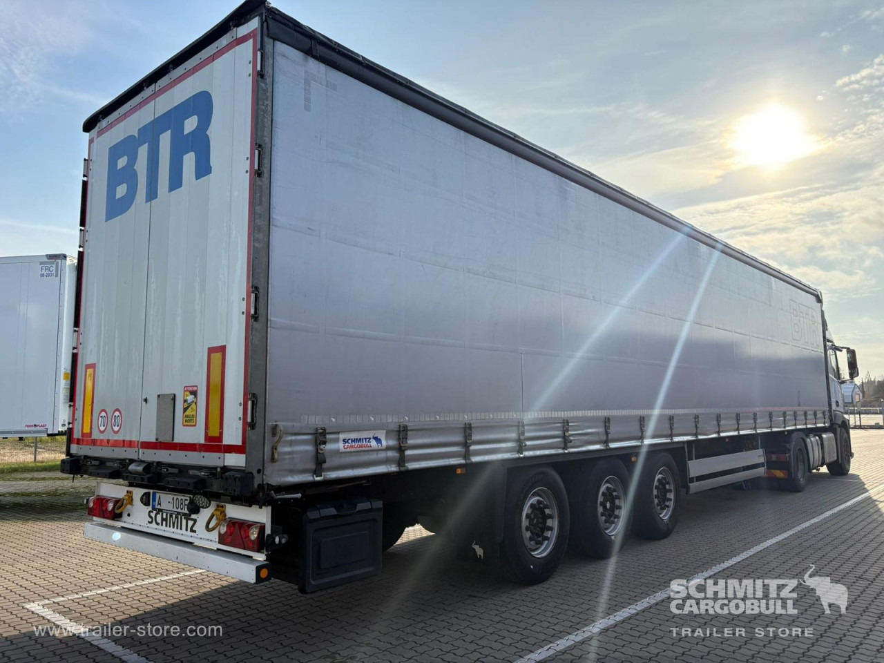 SCHMITZ Curtainsider Standard - 커튼사이더 세미 트레일러 : 사진 1 SCHMITZ Curtainsider Standard - 커튼사이더 세미 트레일러 : 사진 1