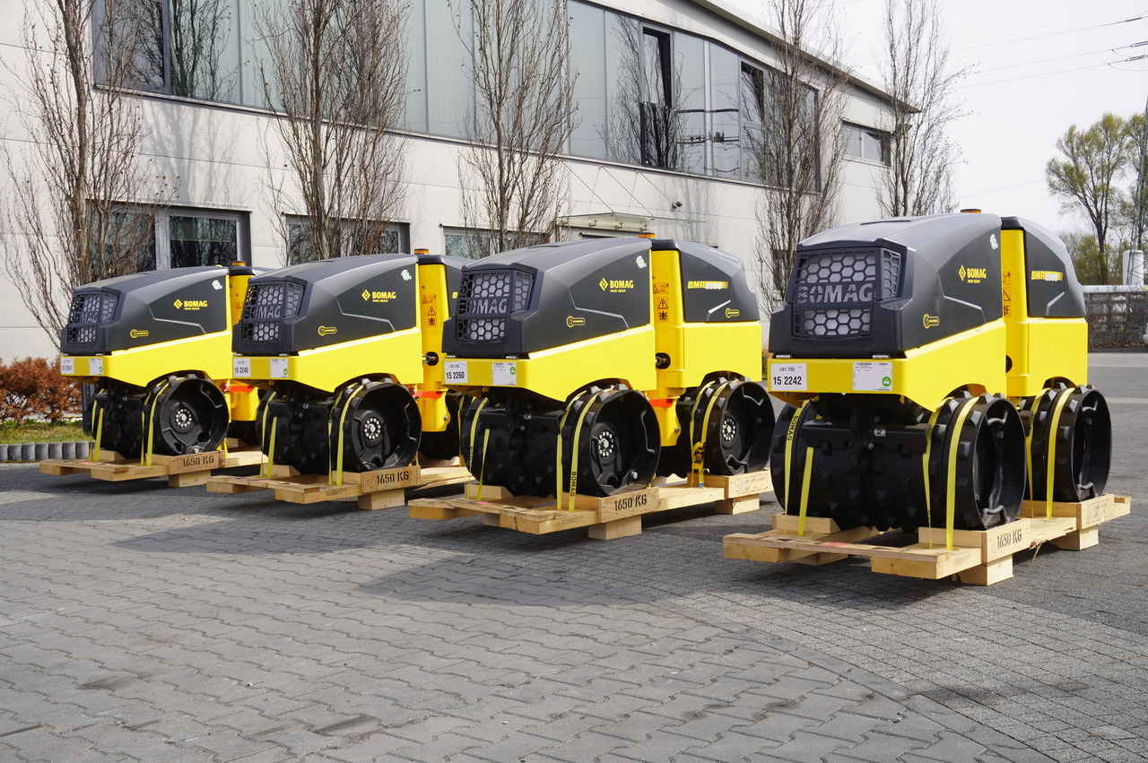 BOMAG BMP 8500 brand-new trench roller / Remote Control / 4 units - 로드 롤러 : 사진 1 BOMAG BMP 8500 brand-new trench roller / Remote Control / 4 units - 로드 롤러 : 사진 1