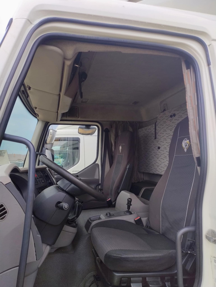 DAF LF 250 / Curtainsider 18 EPAL / sleeping cab - 커튼사이더 트럭 : 사진 4 DAF LF 250 / Curtainsider 18 EPAL / sleeping cab - 커튼사이더 트럭 : 사진 4