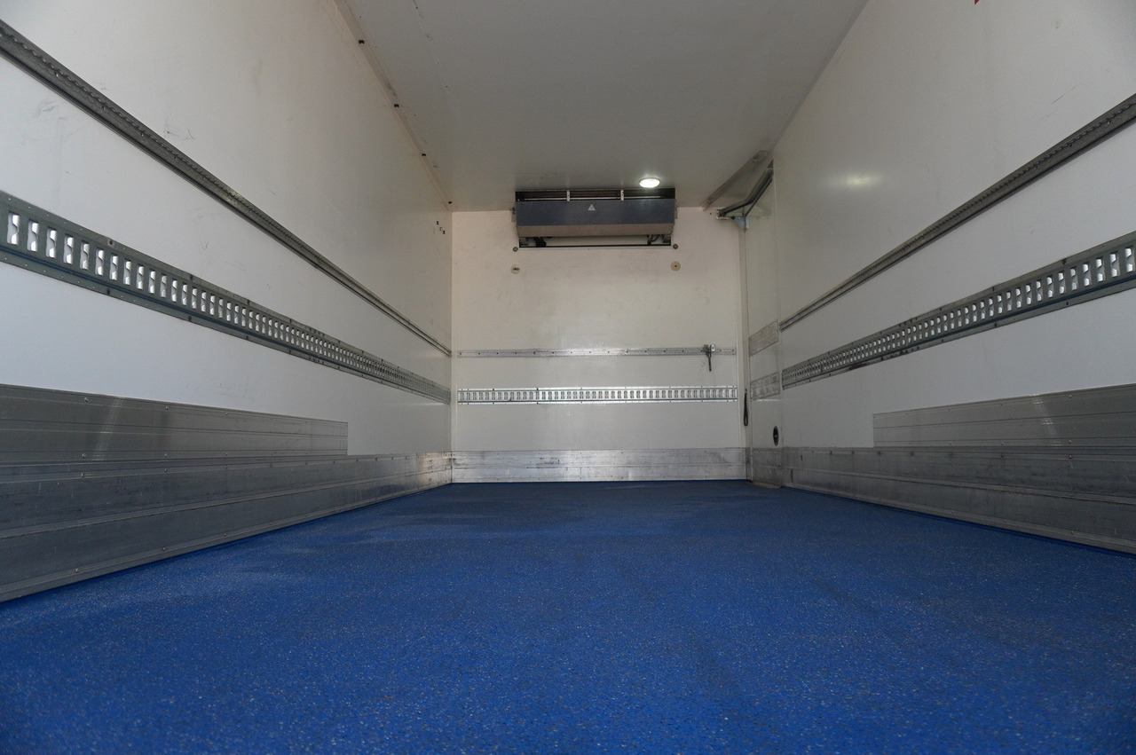 IVECO Eurocargo 100-190 4x2 E6 / Refrigerator / Dhollandia 1.5 T - 냉동탑차 : 사진 5 IVECO Eurocargo 100-190 4x2 E6 / Refrigerator / Dhollandia 1.5 T - 냉동탑차 : 사진 5