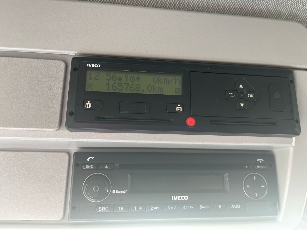 IVECO Eurocargo 120-190 / 160 thousand km !!! / Box 18 EPAL / Dhollandia lift 1500 kg - 박스 트럭 : 사진 2 IVECO Eurocargo 120-190 / 160 thousand km !!! / Box 18 EPAL / Dhollandia lift 1500 kg - 박스 트럭 : 사진 2