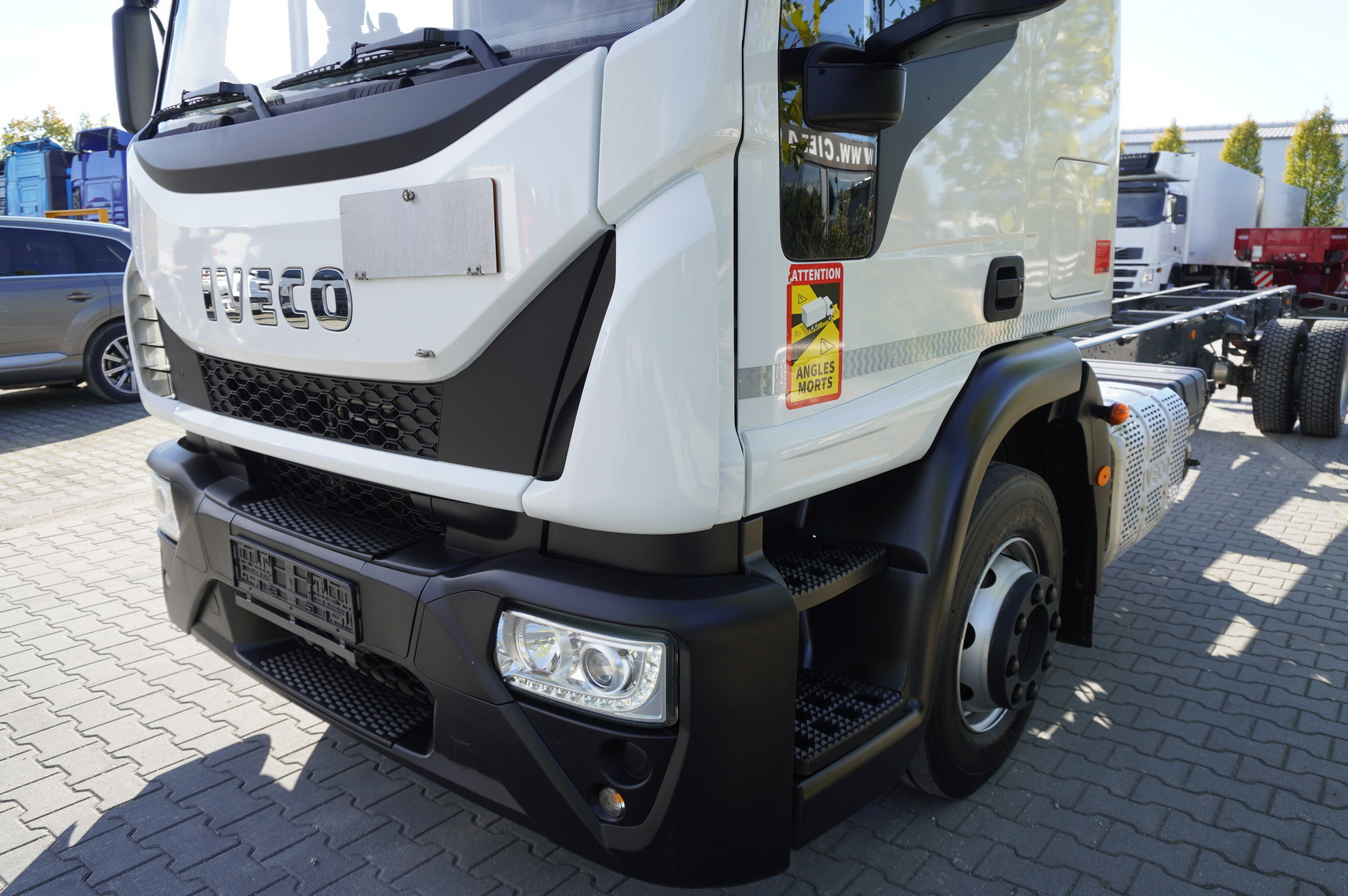 IVECO Eurocargo 140e19 4×2 E6 Glob / ADR / frame 8,1m - 캡 새시 트럭 : 사진 5 IVECO Eurocargo 140e19 4×2 E6 Glob / ADR / frame 8,1m - 캡 새시 트럭 : 사진 5