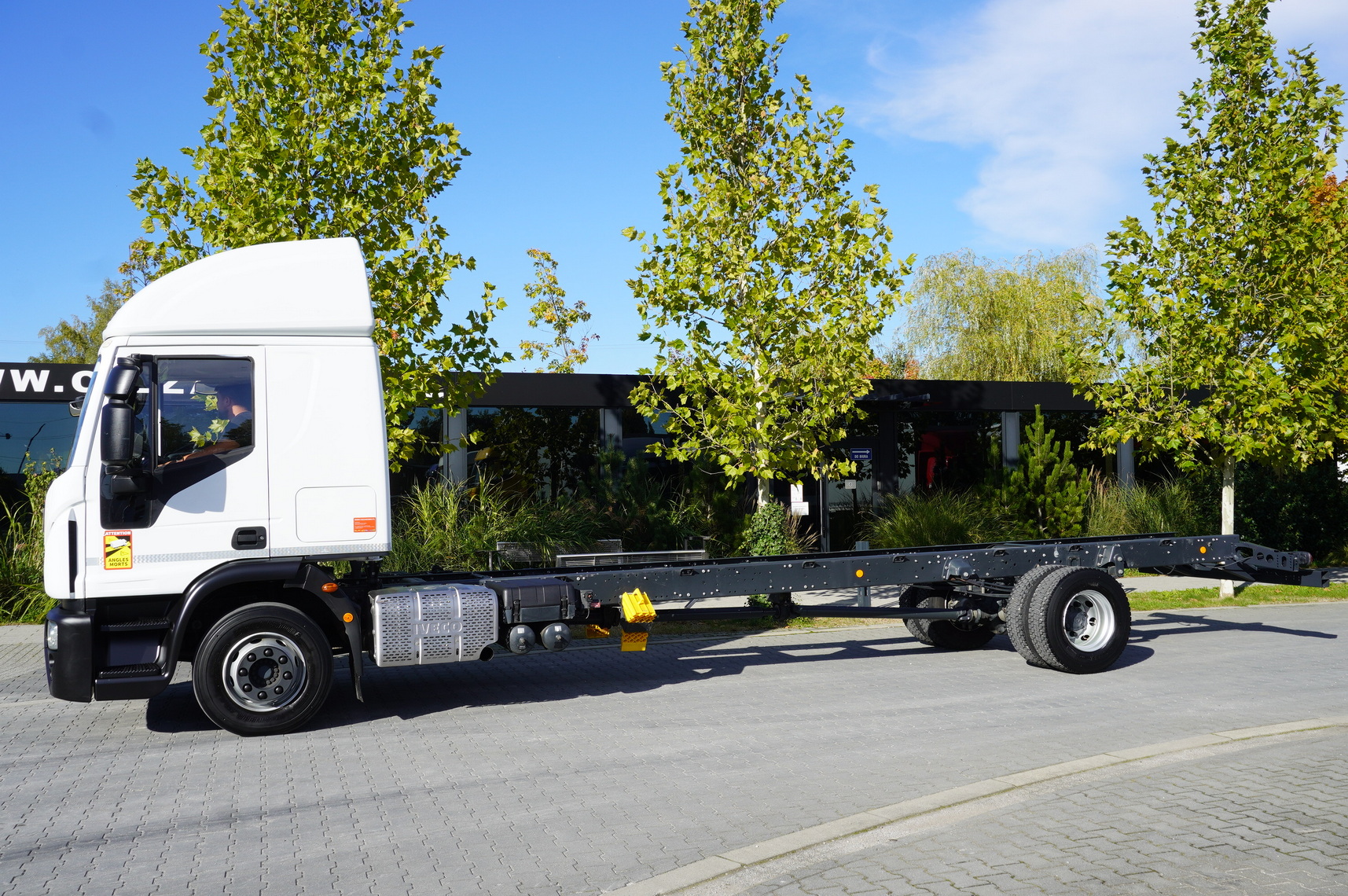 IVECO Eurocargo 140e19 4×2 E6 Glob / ADR / frame 8,1m - 캡 새시 트럭 : 사진 2 IVECO Eurocargo 140e19 4×2 E6 Glob / ADR / frame 8,1m - 캡 새시 트럭 : 사진 2