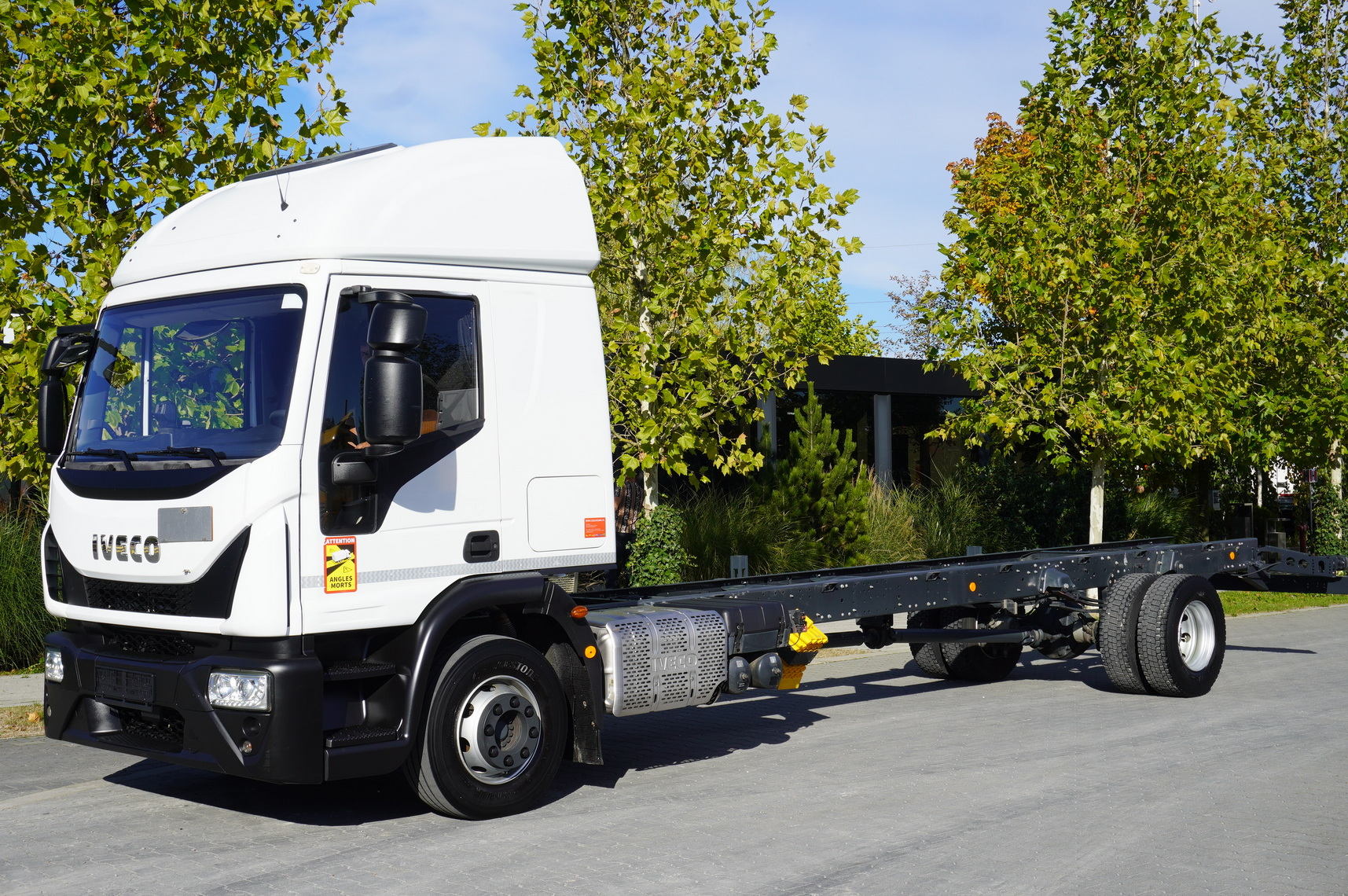 IVECO Eurocargo 140e19 4×2 E6 Glob / ADR / frame 8,1m - 캡 새시 트럭 : 사진 1 IVECO Eurocargo 140e19 4×2 E6 Glob / ADR / frame 8,1m - 캡 새시 트럭 : 사진 1