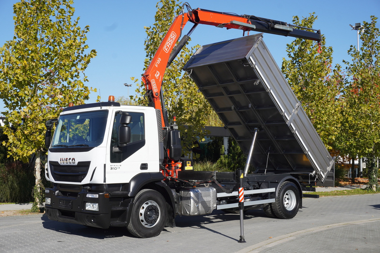 IVECO Stralis 310 E6 / NEW 3-sided tipper / Fassi F135 crane with remote control - 드롭사이드/ 플랫베드 트럭, 크레인 트럭 : 사진 1 IVECO Stralis 310 E6 / NEW 3-sided tipper / Fassi F135 crane with remote control - 드롭사이드/ 플랫베드 트럭, 크레인 트럭 : 사진 1