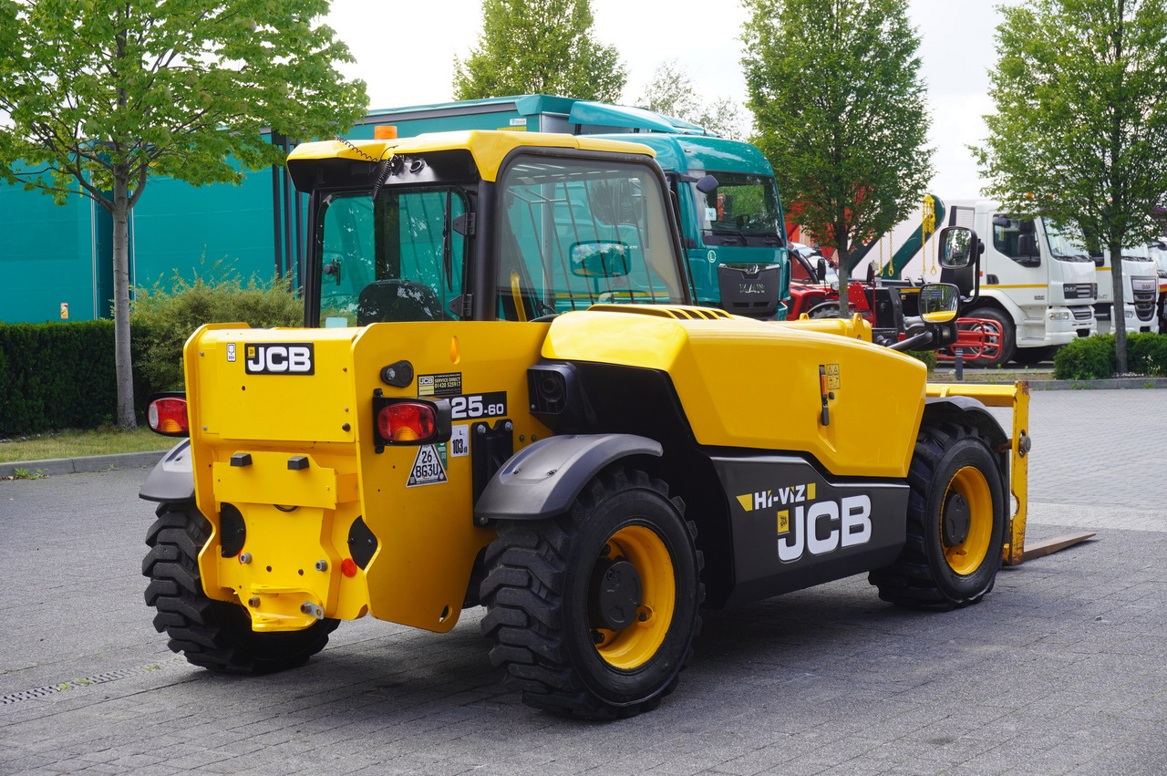 JCB 525-60T5 / 2022 / 860 MTH! / 2.5 T / Reach 6 m / joystick - 텔레스코픽 핸들러 : 사진 5 JCB 525-60T5 / 2022 / 860 MTH! / 2.5 T / Reach 6 m / joystick - 텔레스코픽 핸들러 : 사진 5