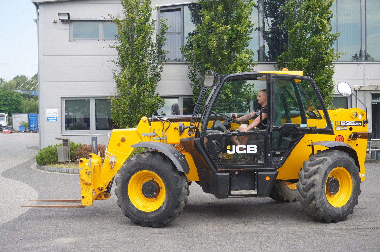 망원형 휠 로더 JCB 535-95 / 3.5 T / range 9.5 m / joystick / 2021 : 사진 13