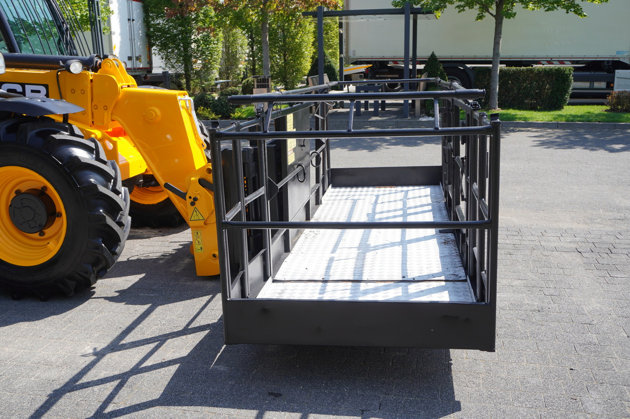 망원형 휠 로더 JCB 535-95 / 3.5 T / range 9.5 m / joystick : 사진 17 망원형 휠 로더 JCB 535-95 / 3.5 T / range 9.5 m / joystick : 사진 17