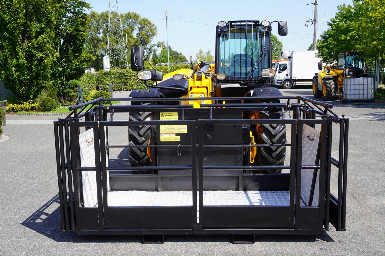 망원형 휠 로더 JCB 535-95 / 3.5 T / range 9.5 m / joystick : 사진 8 망원형 휠 로더 JCB 535-95 / 3.5 T / range 9.5 m / joystick : 사진 8