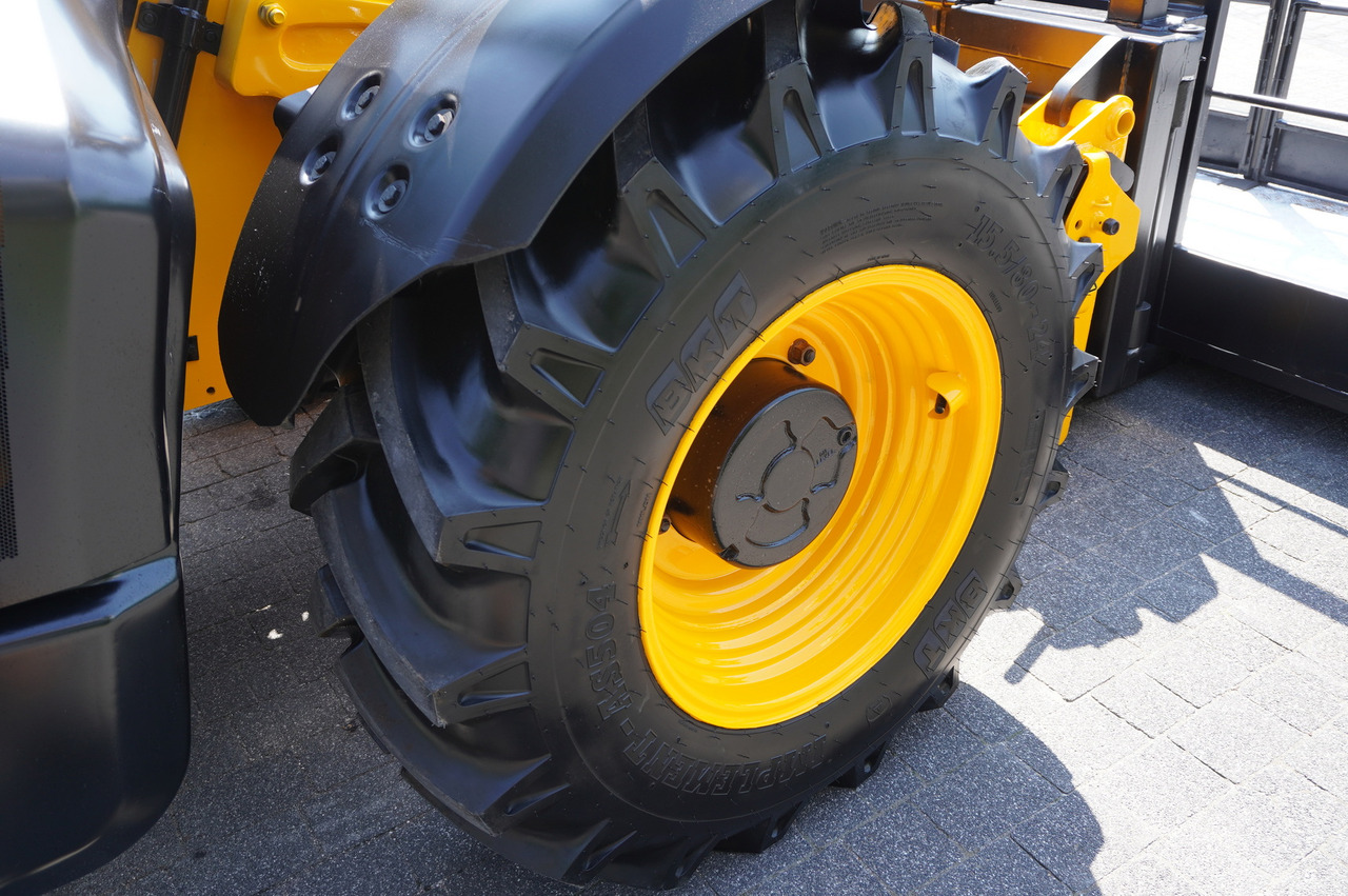 망원형 휠 로더 JCB 535-95 / 3.5 T / range 9.5 m / joystick : 사진 21 망원형 휠 로더 JCB 535-95 / 3.5 T / range 9.5 m / joystick : 사진 21
