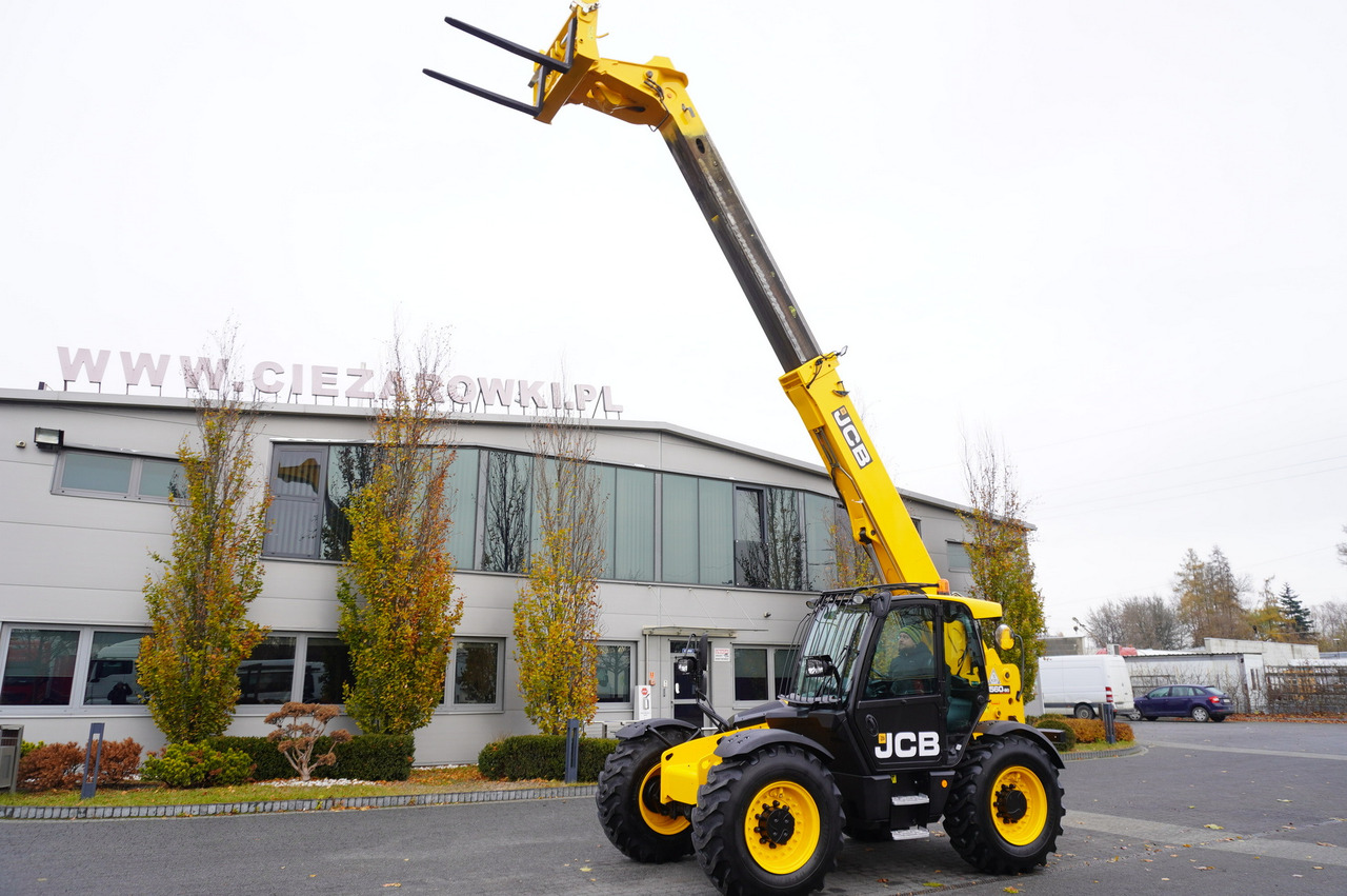 JCB 560-80 / 6 ton lifting capacity / power 146 HP - 망원형 휠 로더 : 사진 1 JCB 560-80 / 6 ton lifting capacity / power 146 HP - 망원형 휠 로더 : 사진 1