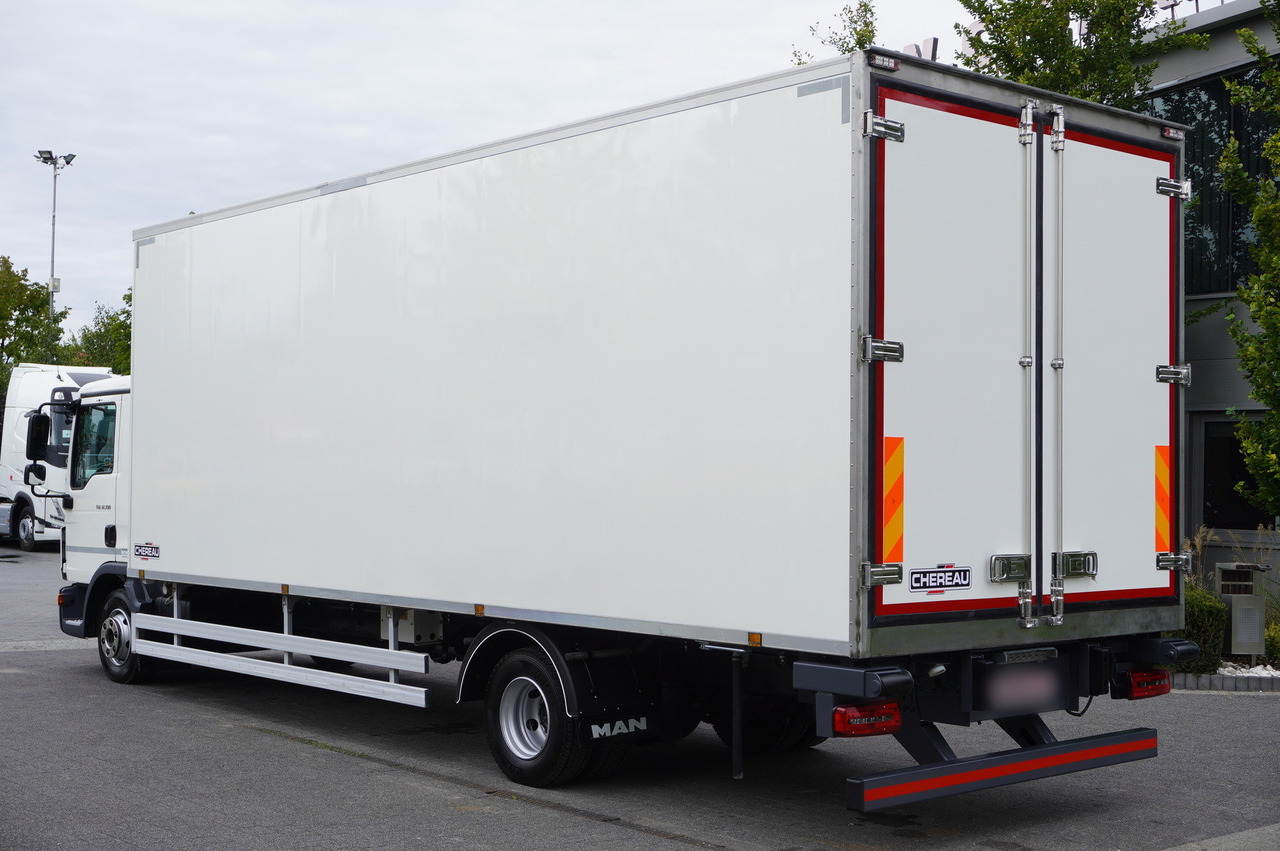 MAN TGL 12.190 / CHEREAU Refrigerator 18 PAL multitemperature / Thermoking T-1200R / 100,000 km - 냉동탑차 : 사진 4 MAN TGL 12.190 / CHEREAU Refrigerator 18 PAL multitemperature / Thermoking T-1200R / 100,000 km - 냉동탑차 : 사진 4