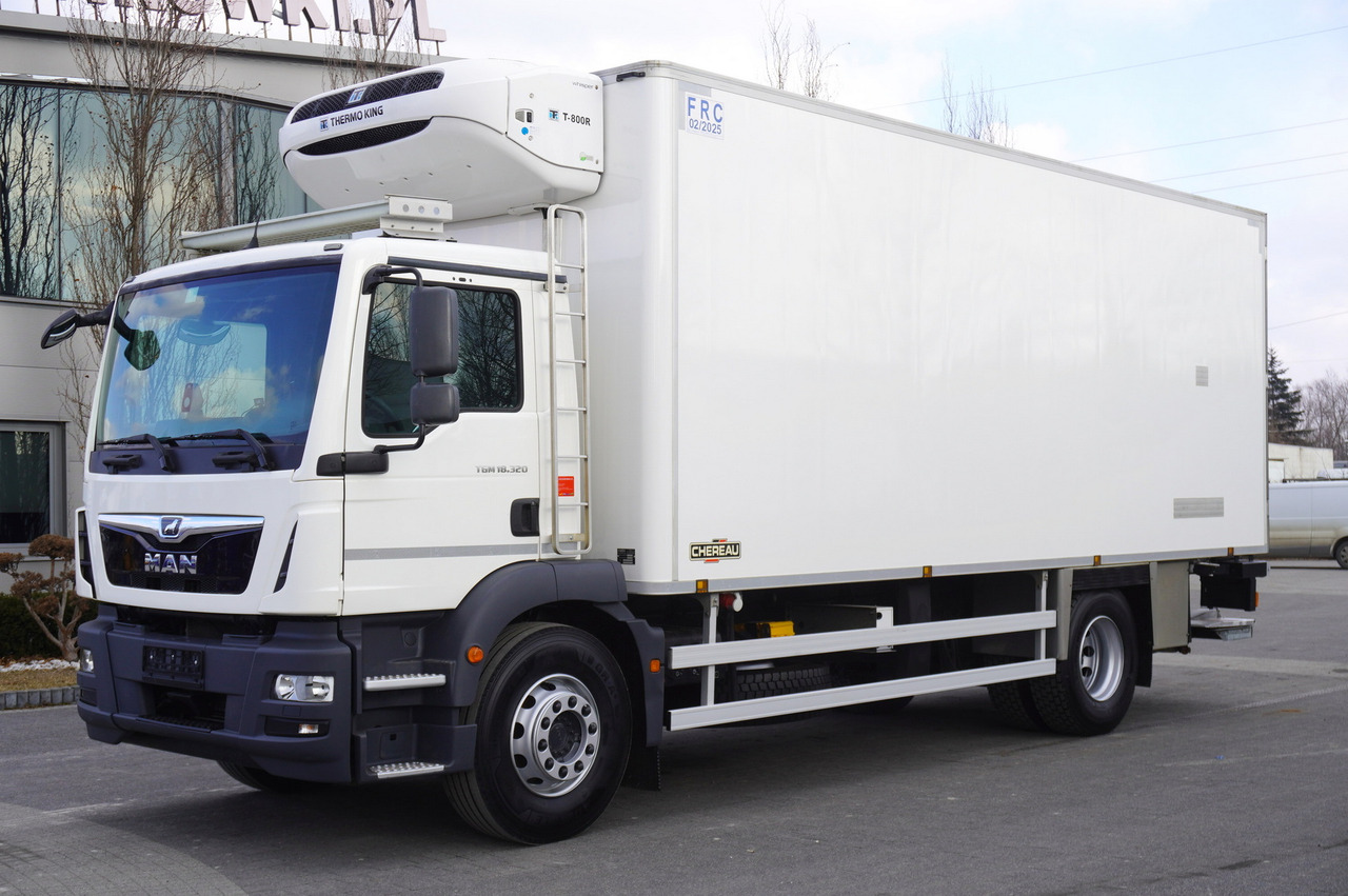 MAN TGM 18.320 / CHEREAU meat hook refrigerator / Carcass elevator - 냉동탑차 : 사진 2 MAN TGM 18.320 / CHEREAU meat hook refrigerator / Carcass elevator - 냉동탑차 : 사진 2