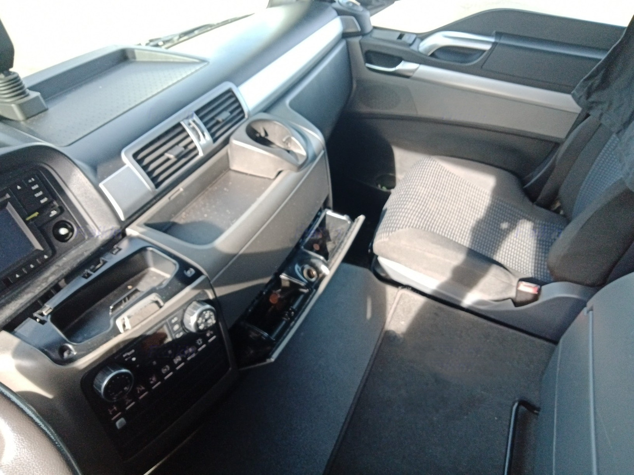 MAN TGS 18.440 BLS 4X2 EURO 6 / 40 units tractor unit - 트랙터 유닛 : 사진 4 MAN TGS 18.440 BLS 4X2 EURO 6 / 40 units tractor unit - 트랙터 유닛 : 사진 4