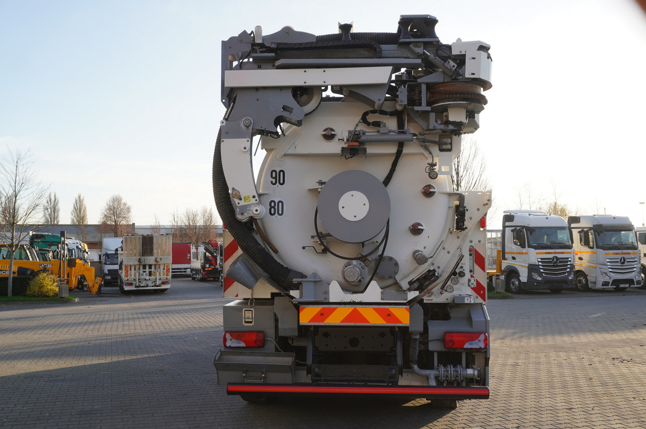 MAN TGS 26.360 E6 / RIVARD sewage cleaner 18 m3 / 180 tho. km / steering axle / 2 units - 진공 흡입 트럭 : 사진 5 MAN TGS 26.360 E6 / RIVARD sewage cleaner 18 m3 / 180 tho. km / steering axle / 2 units - 진공 흡입 트럭 : 사진 5