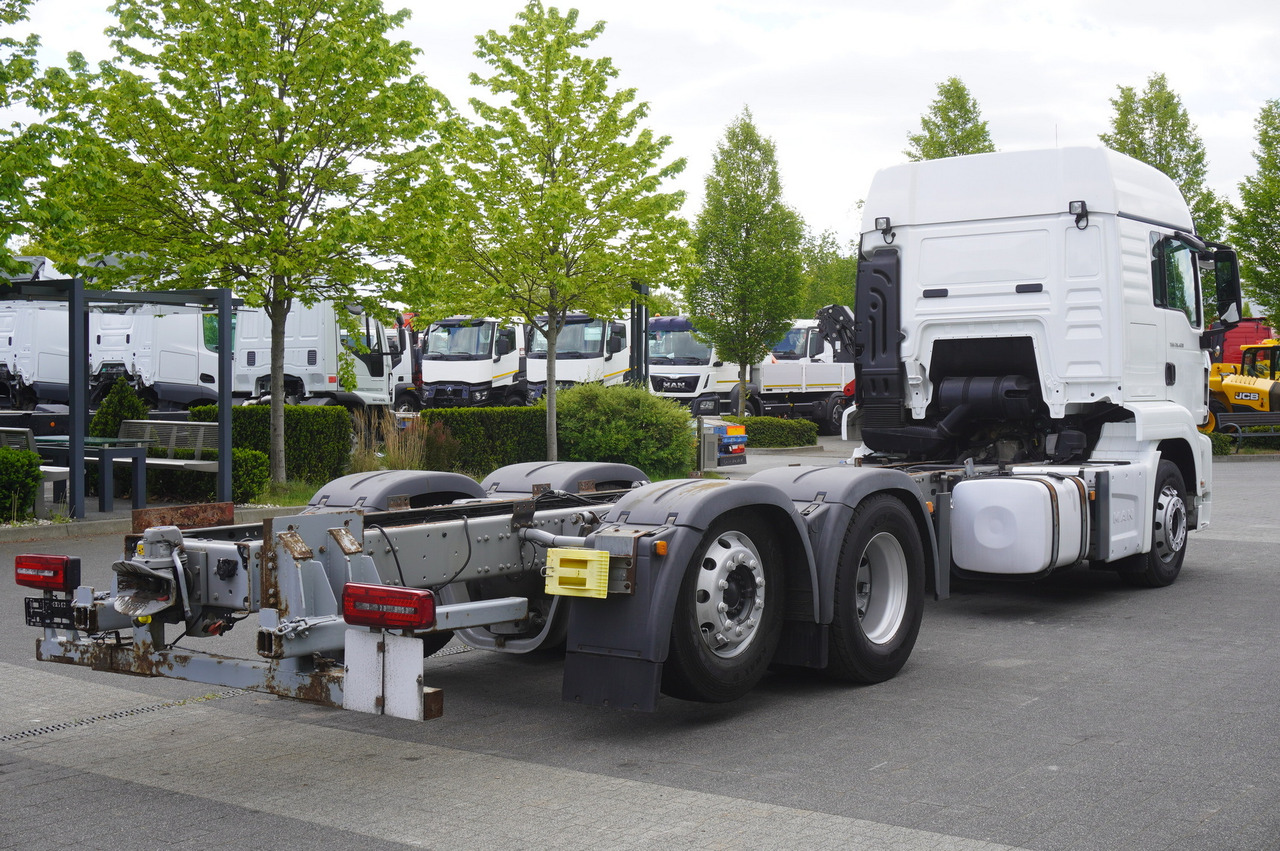 MAN TGS 26.420 / 7.5 m chassis / 14.5 t load cap. / Sleeping cab - 캡 새시 트럭 : 사진 4 MAN TGS 26.420 / 7.5 m chassis / 14.5 t load cap. / Sleeping cab - 캡 새시 트럭 : 사진 4