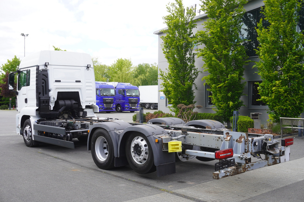 MAN TGS 26.420 / 7.5 m chassis / 14.5 t load cap. / Sleeping cab - 캡 새시 트럭 : 사진 3 MAN TGS 26.420 / 7.5 m chassis / 14.5 t load cap. / Sleeping cab - 캡 새시 트럭 : 사진 3