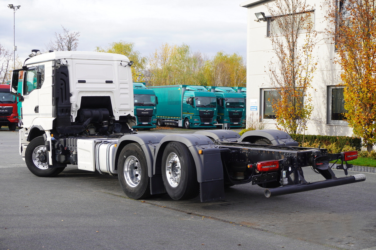 MAN TGS 26.510 6x4/4 Hydrodrive / Steering axle / Retarder / Sleeper cab - 캡 새시 트럭 : 사진 3 MAN TGS 26.510 6x4/4 Hydrodrive / Steering axle / Retarder / Sleeper cab - 캡 새시 트럭 : 사진 3