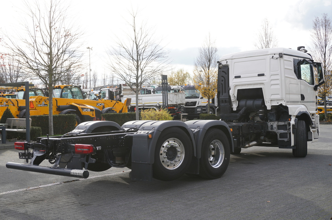 MAN TGS 26.510 6x4/4 Hydrodrive / Steering axle / Retarder / Sleeper cab - 캡 새시 트럭 : 사진 5 MAN TGS 26.510 6x4/4 Hydrodrive / Steering axle / Retarder / Sleeper cab - 캡 새시 트럭 : 사진 5