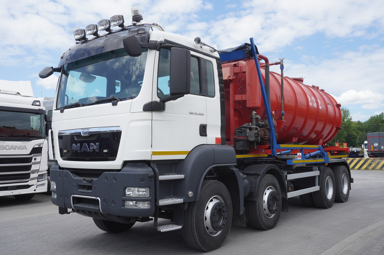 MAN TGS 35.400 8 × 4 E5 / HYVA HOOK LIFT 32.56 SE / Septic barrel 13000 L - 슬러리 탱커 : 사진 2 MAN TGS 35.400 8 × 4 E5 / HYVA HOOK LIFT 32.56 SE / Septic barrel 13000 L - 슬러리 탱커 : 사진 2