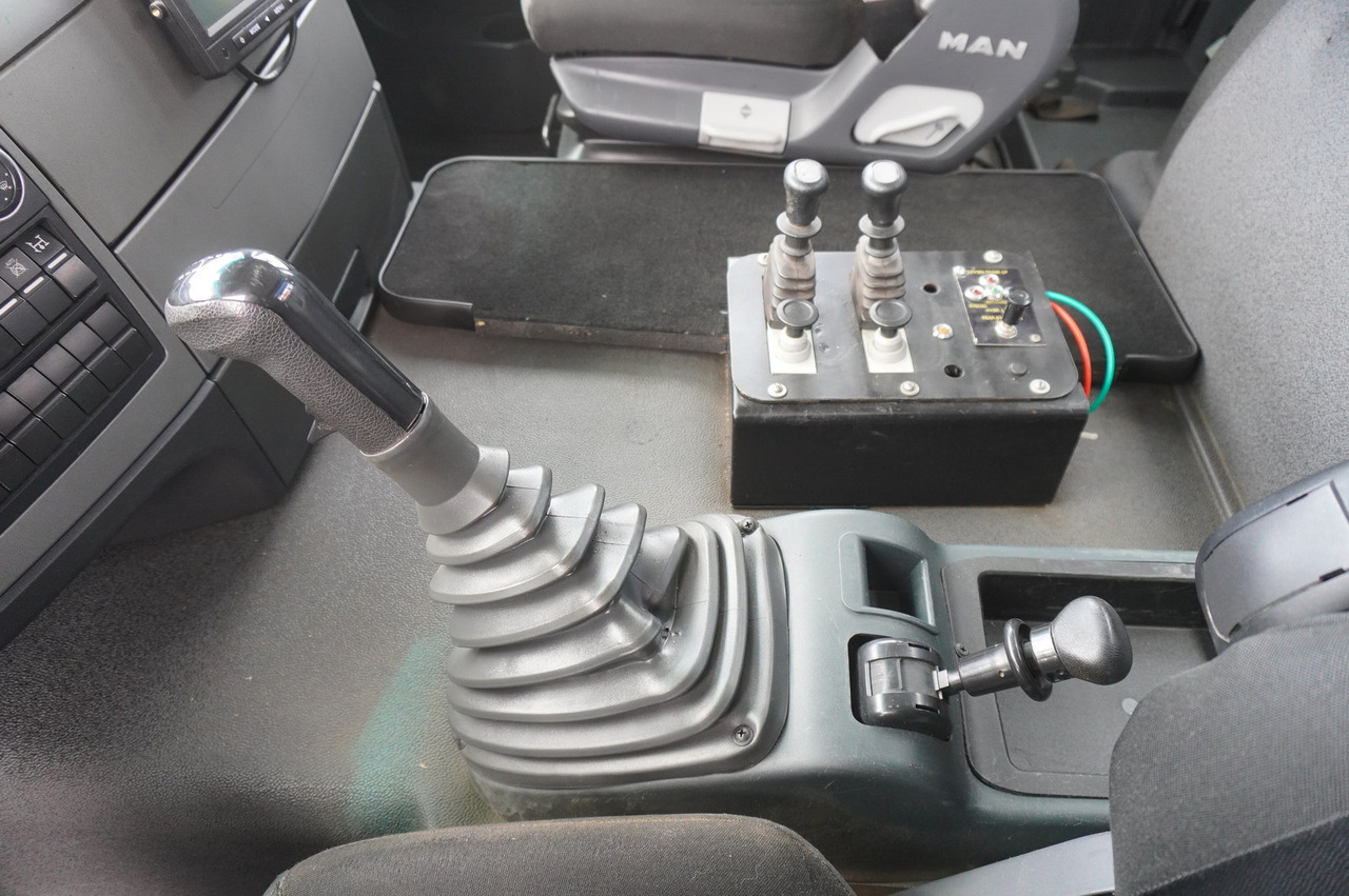 리스 MAN TGS 35.400 8 × 4 E5 / HYVA HOOK LIFT 32.56 SE / Septic barrel 13000 L MAN TGS 35.400 8 × 4 E5 / HYVA HOOK LIFT 32.56 SE / Septic barrel 13000 L : 사진 25